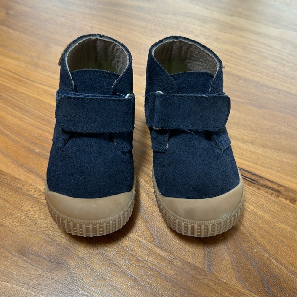 Toddler Victoria navy safari velcro boot size 23